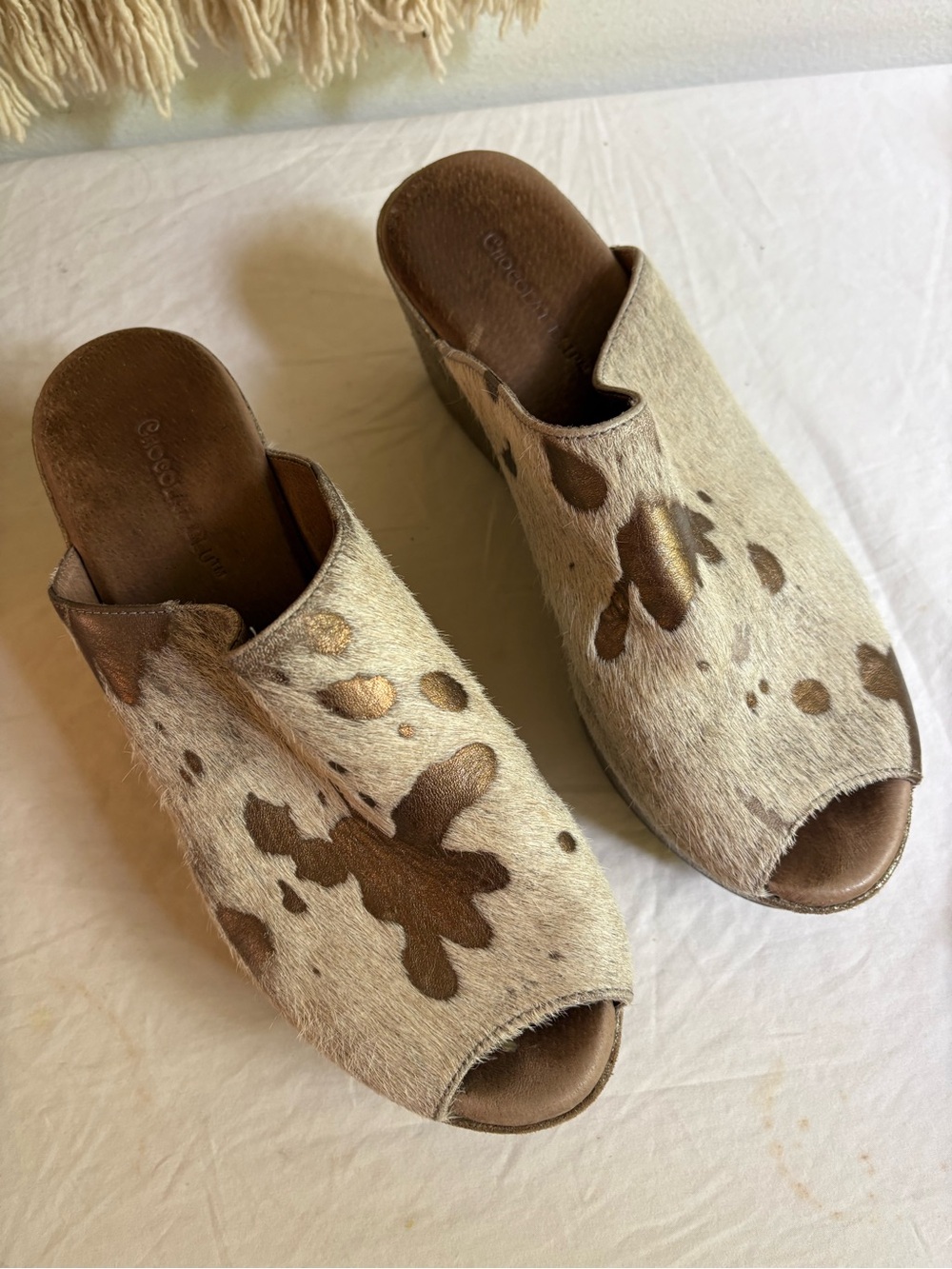 Chocolat Blu Yiona Wedge Slide Sandal Size 8 - Picture 11 of 11